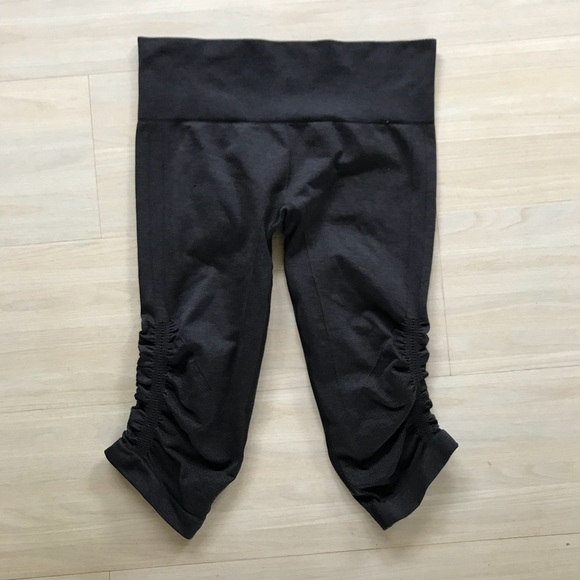 lululemon athletica Pants - Lululemon In the flow crop yoga pants sz 8